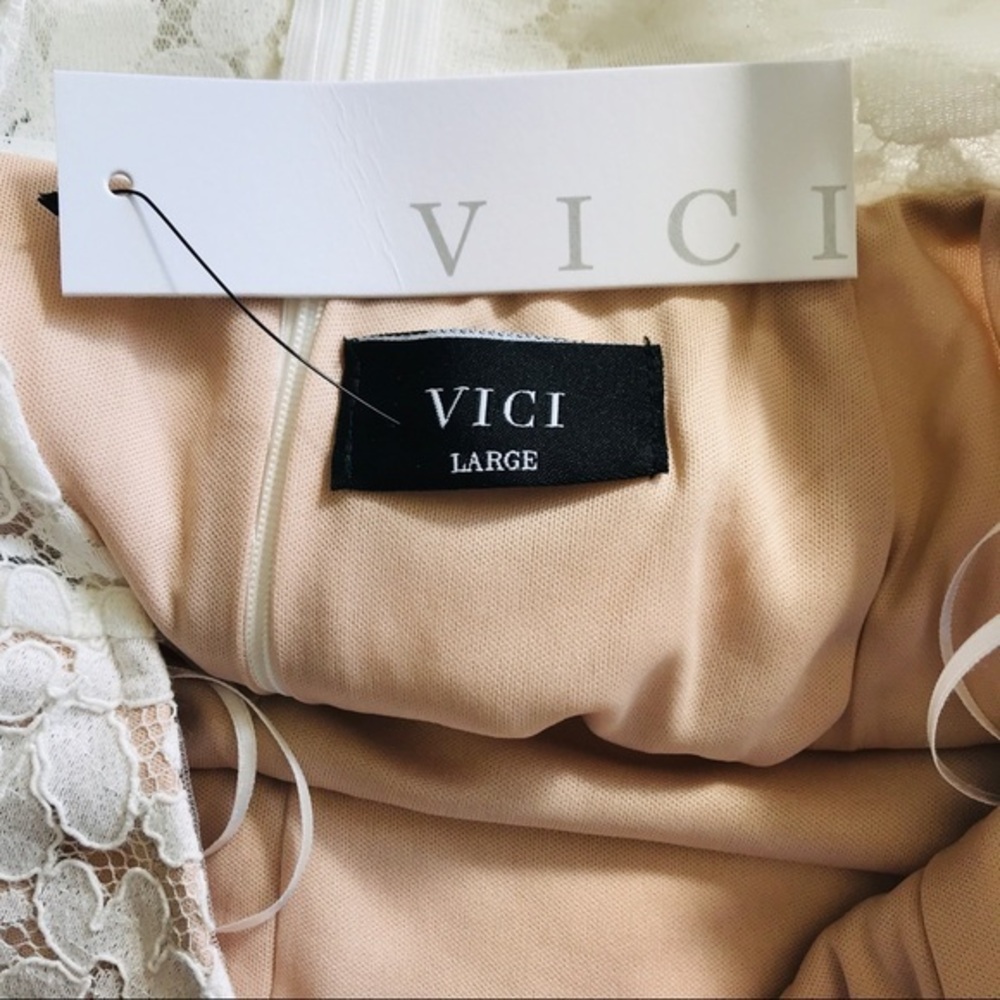 NWT VICI To Be‎ Loved dress Tiered Lace Halter size L - Picture 5 of 12